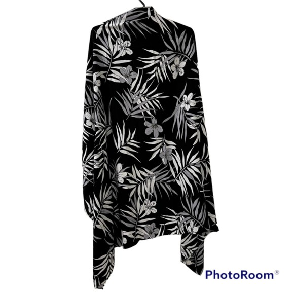 WHITE STAG Black and White Floral Leaf Print Rayon Scarf 60 x 44 inches One Size - Picture 2 of 6